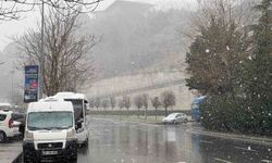 Kar yağışı aralıklarla etkisini sürdürüyor