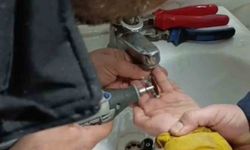 Parmağını metal paraya sıkıştırdı, itfaiye ekiplerince kurtarıldı