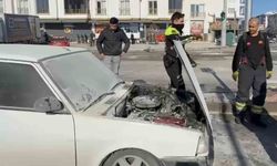 Seyir halindeki FIAT otomobil yandı