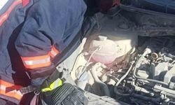 Seyir halindeki otomobil yandı