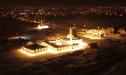 Tarihi Hüsrev Paşa Camii'nde gece ışıltısı: Tarih ve sanat buluştu