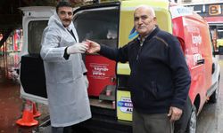 Vatandaşlara soğuk havada kaynar ikramı