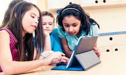 Sosyal medya platformlarına 15 yaş sınırı getiren yasa tasarısını kabul etti