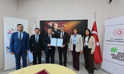 Iğdır’ın Geleneksel Motifleri Geleceğe Taşınıyor: Kilim Dokuma Atölyesi İçin İmzalar Atıldı