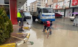 Yağmur Logarları Açılarak Su Tahliyesi Sağlandı