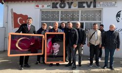 Özoğlu’ndan Taziye Evine Bayrak ve Atatürk Tablosu Desteği