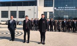 Iğdır’da 37. Vergi haftası nedeniyle Atatürk anıtına çelenk bırakıldı