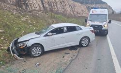 Bilecik'te kaygan yol kazaya neden oldu: 2 yaralı