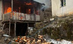 Cami lojmanında yangın