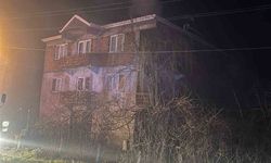 Çatı alevlere teslim oldu