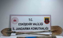 Eskişehir’de kaçak kazı yapan 2 kişi suçüstü yakalandı