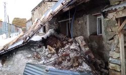 Fırtına çatıları uçurdu