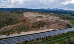 Heyelan yaşanan İzmir-İstanbul otoyolunda çalışmalar devam ediyor