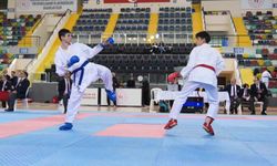 Karate Gençler grup birinciliği Balıkesir'de başladı