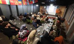 Kitaphane'de Doğu Türkistan konuşuldu