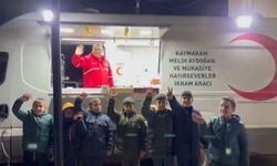 Kızılay Muradiye Şubesi'nden teravih sonrası ikram