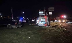 Otomobil ile ambulans çarpıştı: 5 yaralı