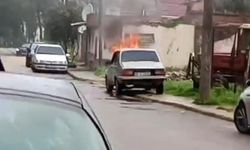 Park halindeki otomobil alevlere teslim oldu