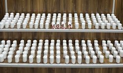 Polisten kaçan araçlardan binlerce uyuşturucu hap çıktı