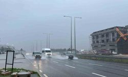 Sağanak etkili oldu, sürücüler zor anlar yaşadı