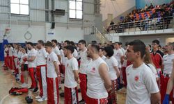 Sporcular siyah kuşak için ter döktü