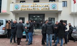 VALİ YOLU ESNAFI BELEDİYE BİNASI ÖNÜNDE TOPLANDI