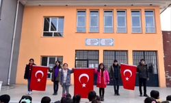 Iğdır’da Sınırda Anlamlı Bayrak Töreni