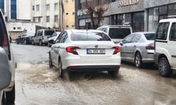 Iğdır’da Sağanak Kabusu: Yollar Göle Döndü, Çukurlar Oluştu