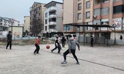 Bağlar Mahallesi’nde “Otopark” Maçı: Geleceğin Yıldızları Saha Bekliyor