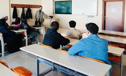 Iğdır Üniversitesi’nde Yeşilay Rüzgarı: Geleceğin Diş Hekimleri Bağımlılıkla Mücadele İçin Bilgilendirildi