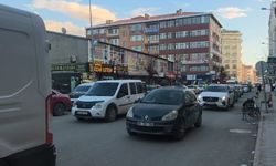 IĞDIR'DA NEVRUZ YOĞUNLUĞU: ÇARŞI TRAFİĞİ DURMA NOKTASINA GELDİ