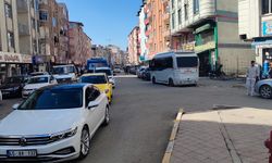 IĞDIR’DA ARAÇ REKORU: TRAFİK VE PARK SORUNU ÇIKMAZA GİRDİ!