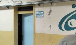 5,5 büyüklüğündeki deprem okul duvarlarını çatlattı