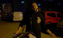 Dedesinden kalan davulla mahalleliyi sahura uyandırıyor