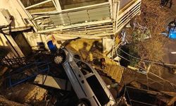 Hafif ticari araç 5 metreden aşağı düştü