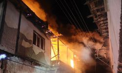 İki katlı evde çıkan yangın söndürüldü