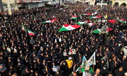 İran'daki okul saldırısında ölenler için cenaze töreni