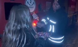 İtfaiye camdan girip kapıyı açtı