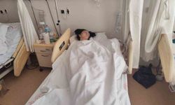 Karısını darbettiği ve balkondan attığı ileri sürülen koca ve arkadaşı gözaltına alındı