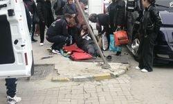 Kontrolden çıkan otomobil yayaya çarptı: 1 yaralı