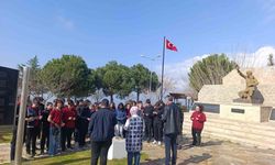 Öğrenciler şehitleri andı