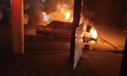 Park halindeki araç alevlere teslim oldu