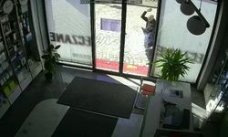 Parke taşıyla eczanenin camını kırdı, ayçiçeği yağıyla kundaklamak istedi