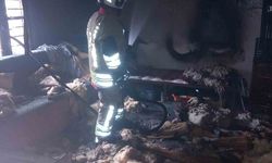 Yanan ev kullanılmaz hale geldi