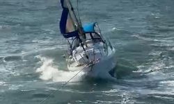Yelkenlinin yardımına balıkçı teknesi koştu