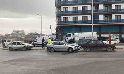 Zincirleme kazada 1 kişi yaralandı