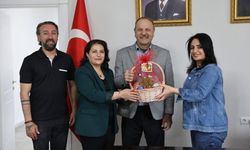 Personelden Belediye Başkanı ve Yardımcılarına Nevruz Honçası