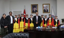 Halk Oyunları Ekibinden Belediye Başkanına Ziyaret