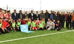 Aralık’ta Gençler Sahada Parladı: Şampiyon Kupasını Aldı