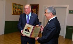 Milletvekili Cantürk Alagöz’e “Fahri Aksakallı” Madalyası Verildi